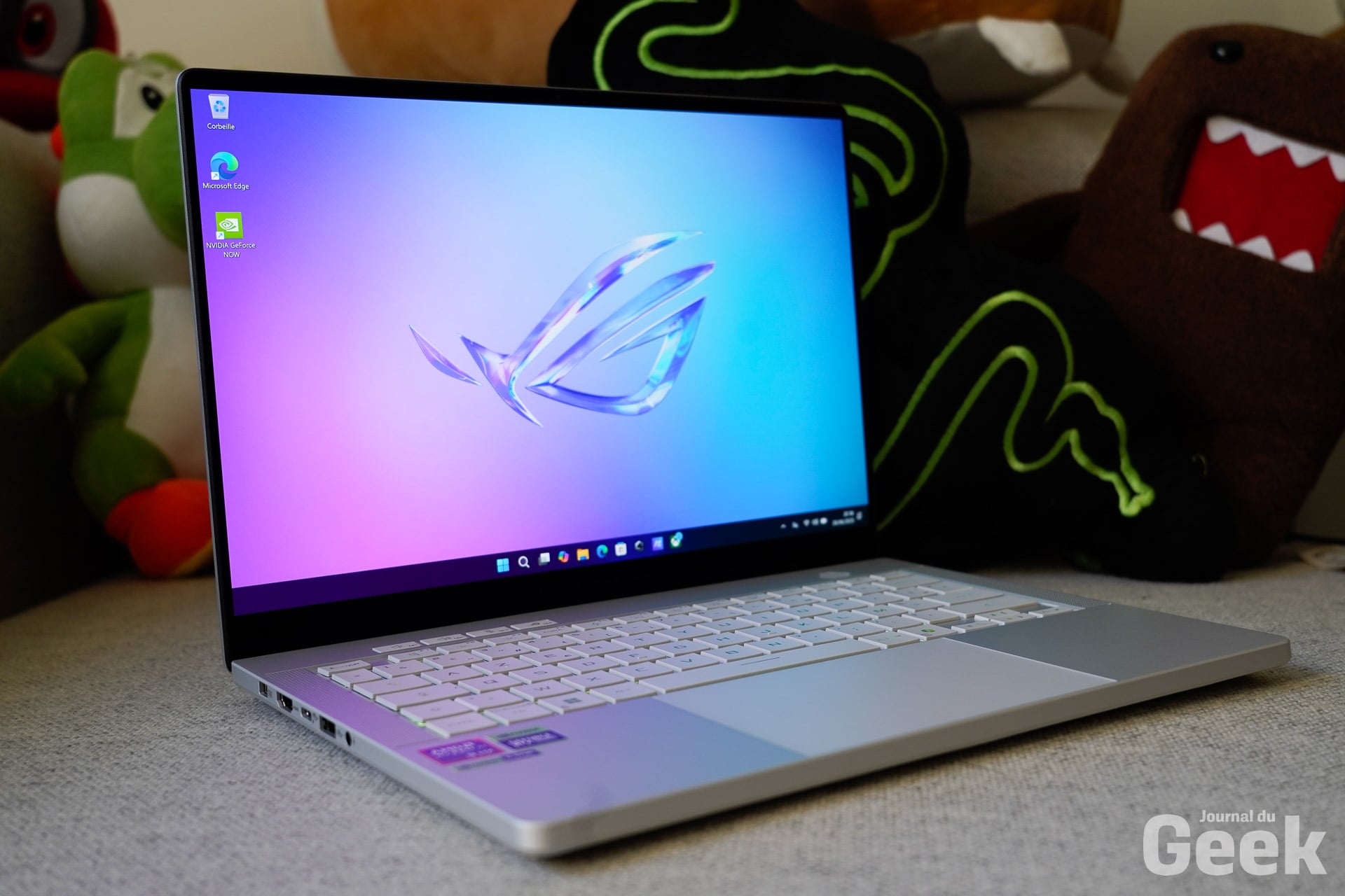 Asus Rog Zephyrus G14 (2025) 05