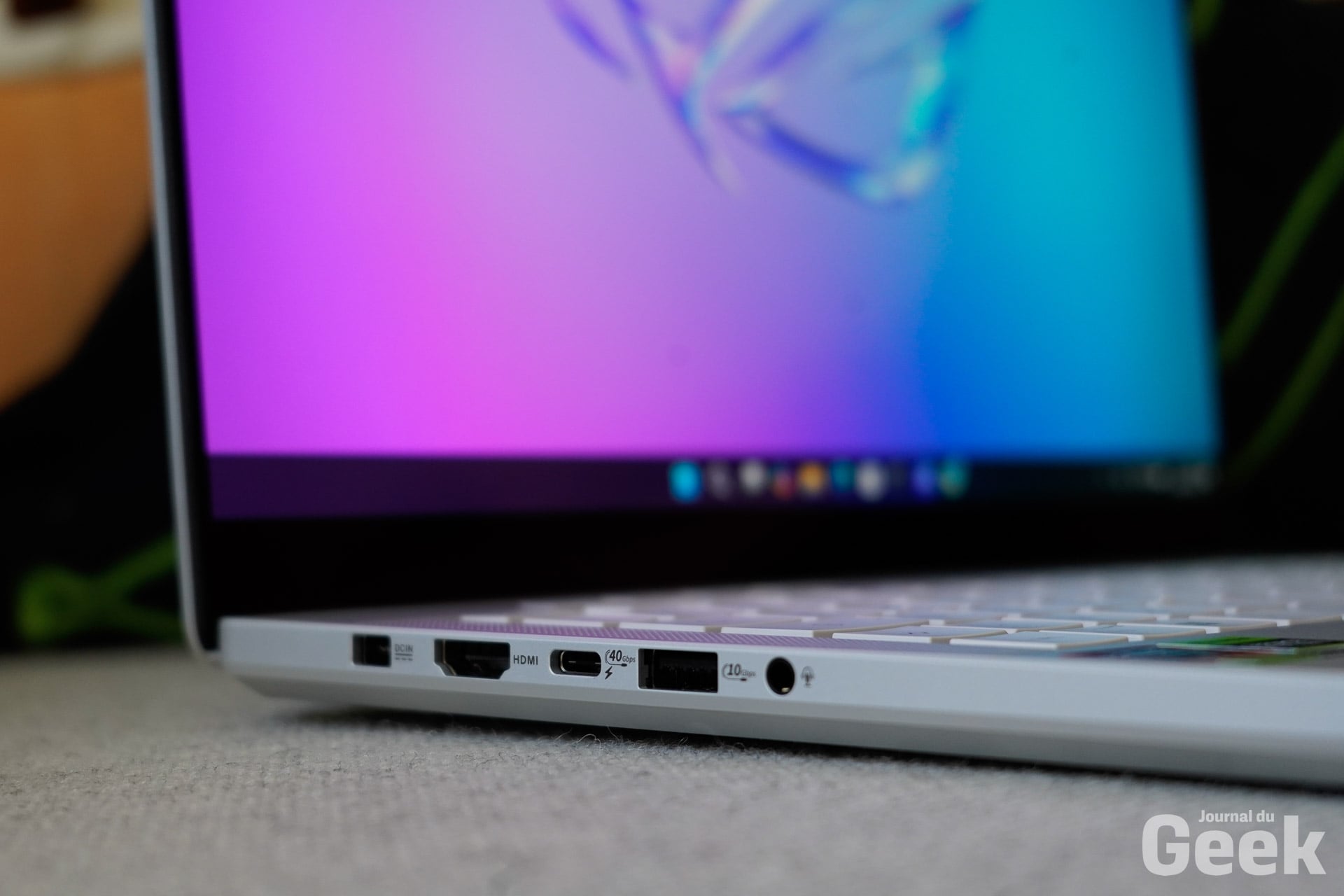 Asus Rog Zephyrus G14 (2025) 06